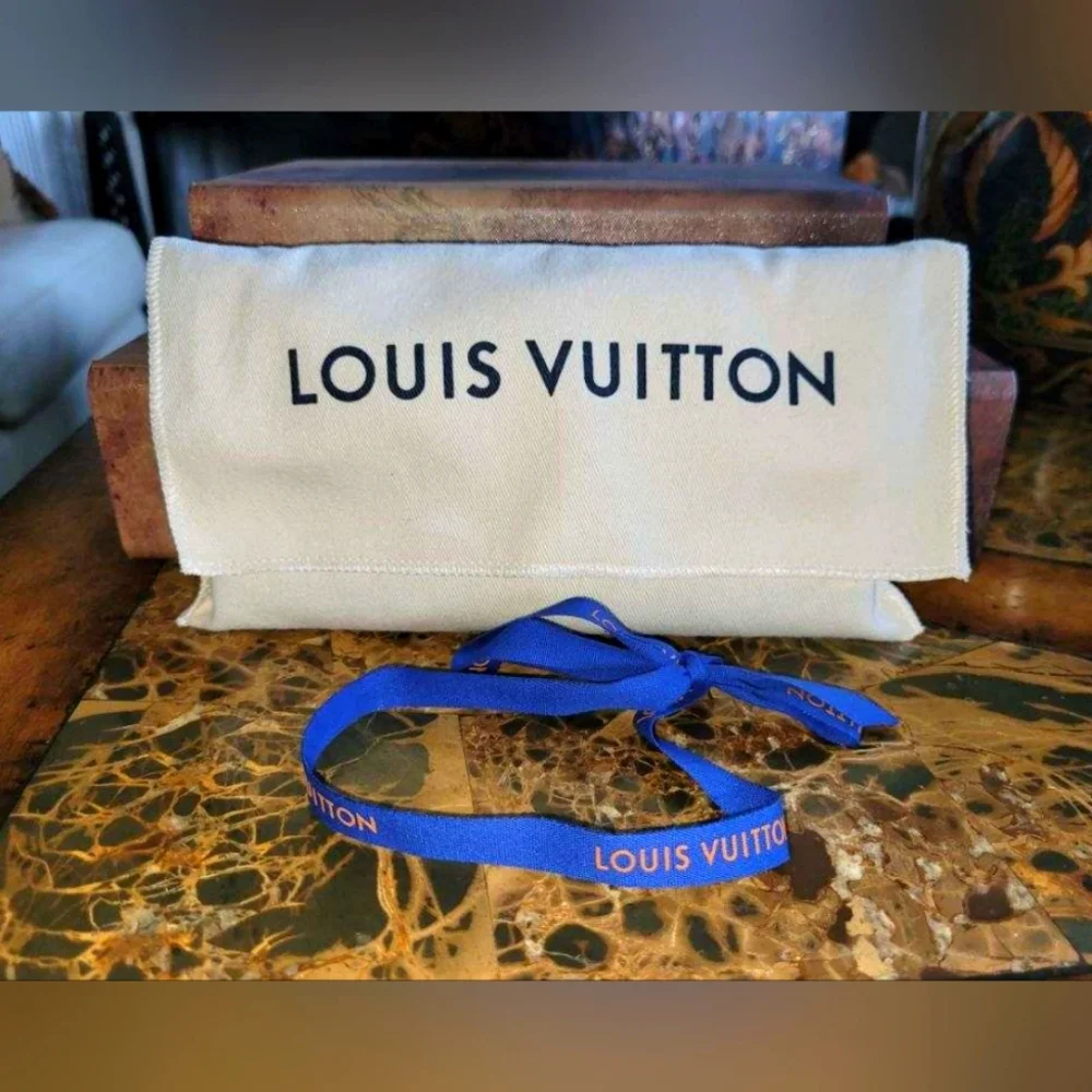 Louis Vuitton mini run porte international - Picture 4 of 11